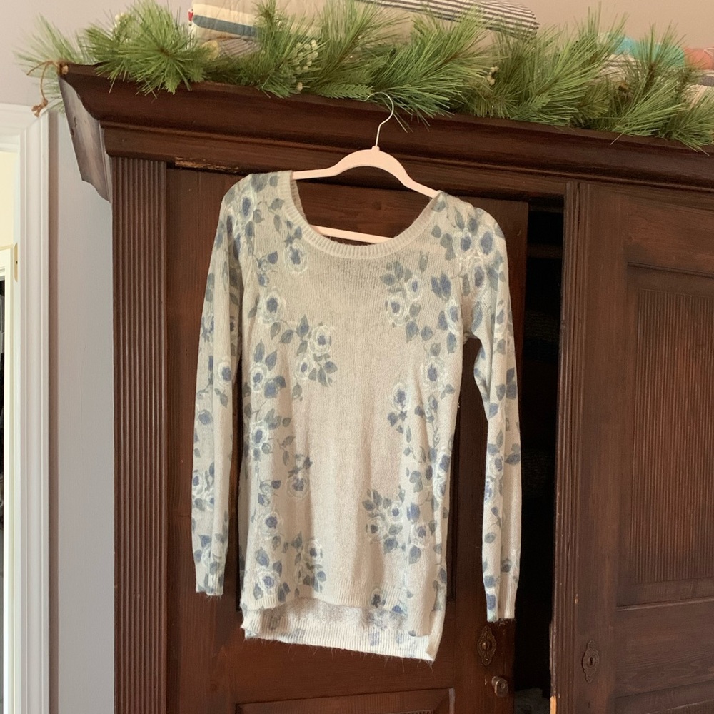 EUC Lauren Conrad sweater
